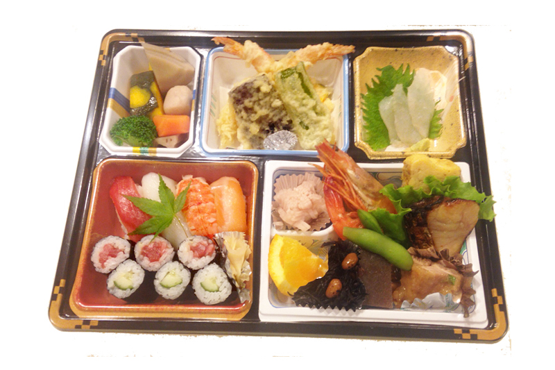 すし弁当 2,376円(税込)